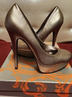 Kelsi Dagger Metallic Bronze Platform Stiletto Pumps